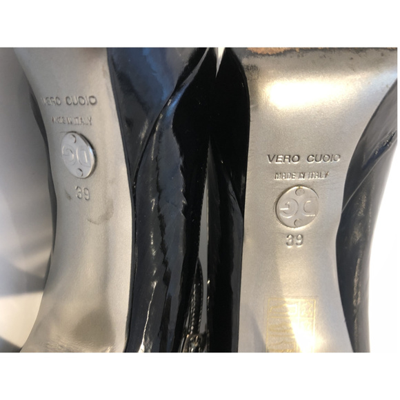 Dolce & Gabbanna High Heel Pumps in Patent Leather - Picture 3 of 8